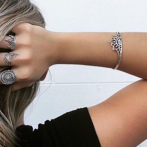 🛍Boho Lotus Blossom Crescent Bangle Bracelet Cuff